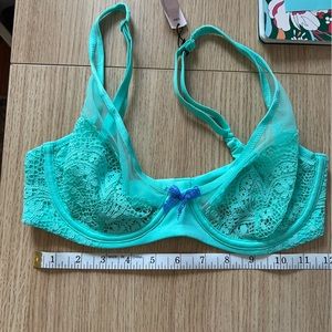 Body By Victoria Unlined Demi - Size 32D, NWT 💙